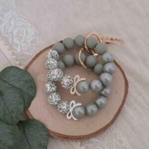 Winter Floral Dainty Bow Wristlet Keychain